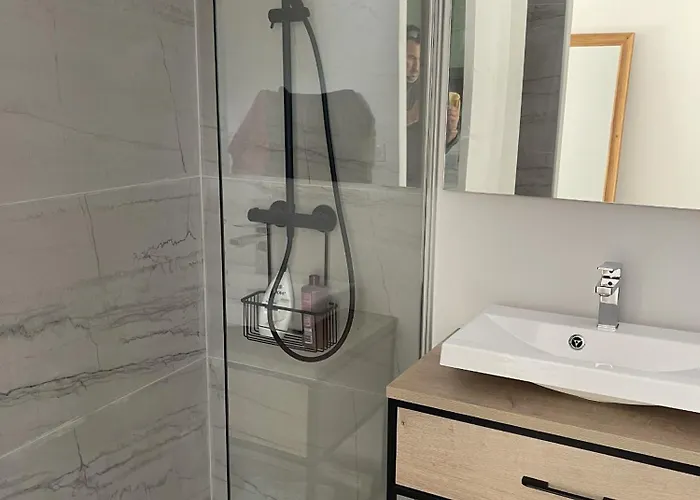 Familiale Avec Piscine Proche De Sete Et De Montpellier * Poussan